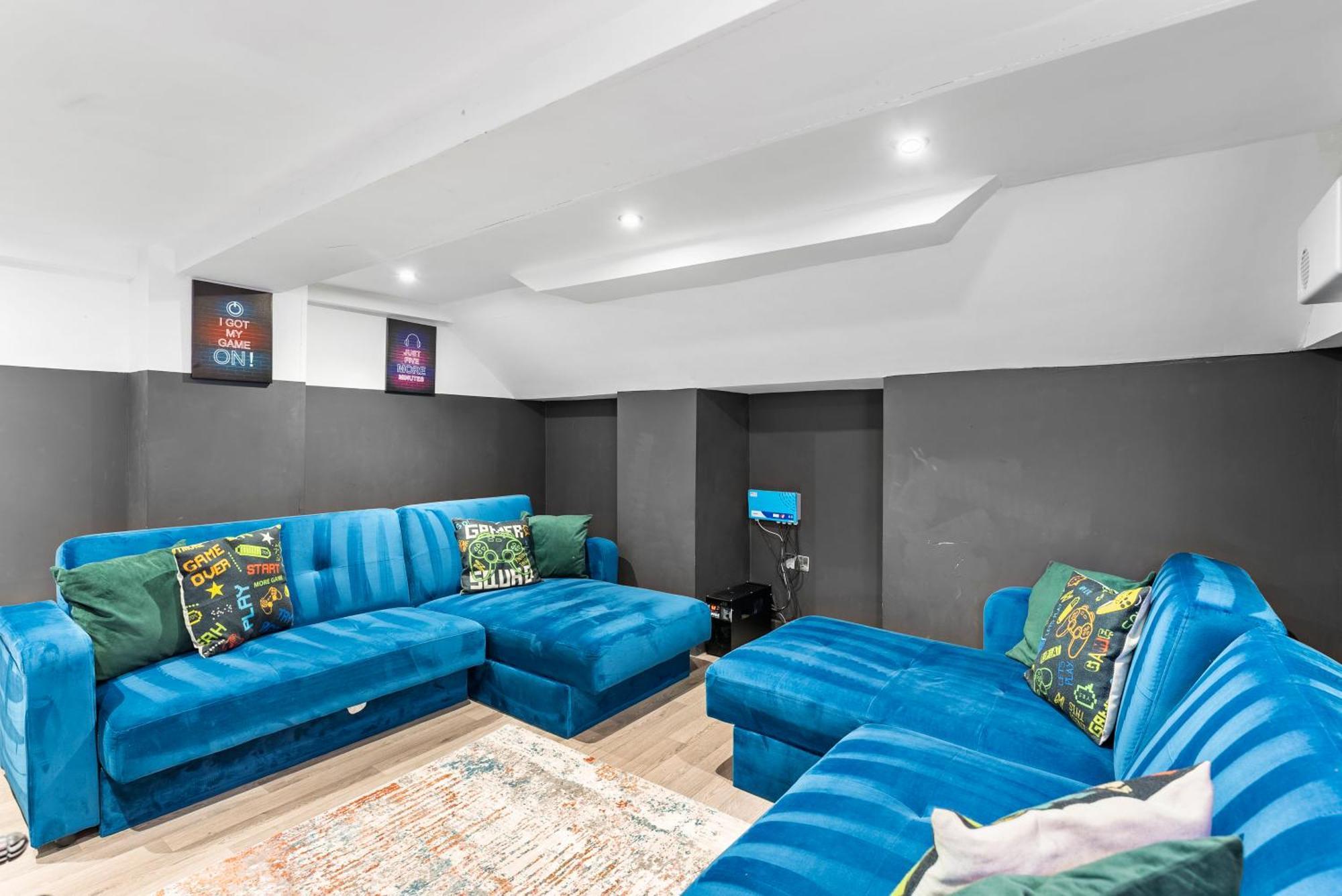 30 Percent Off! Central 5 Bed In Whitby - Games Room - Parking - Hot-Tub Экстерьер фото